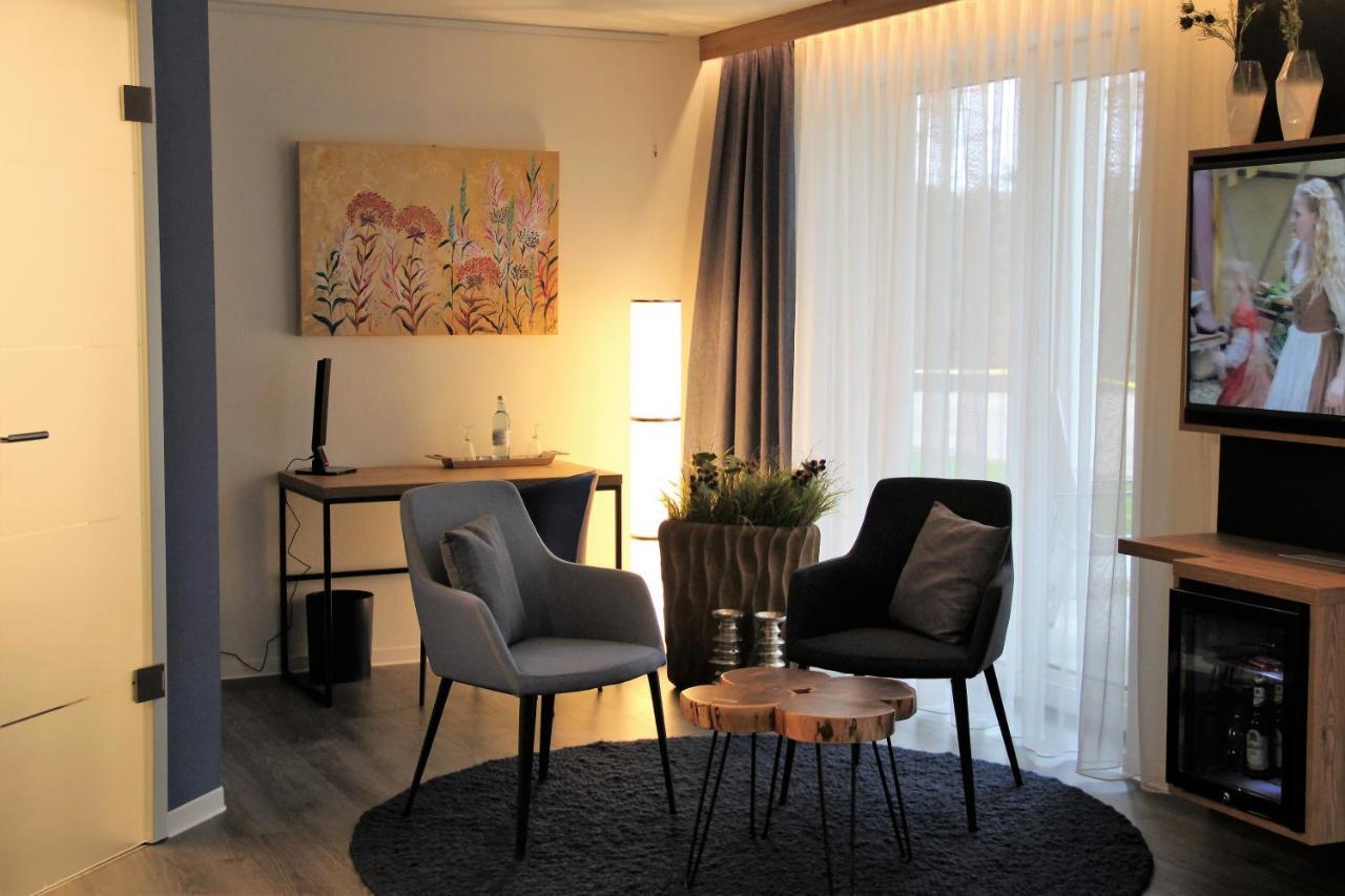 Boutique Hotel Lenz Am Plauer See - Galerie & Art Hotel Zewnętrze zdjęcie